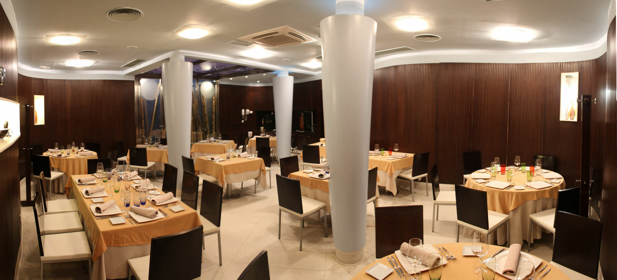 Hostal Albany León Buitenkant foto
